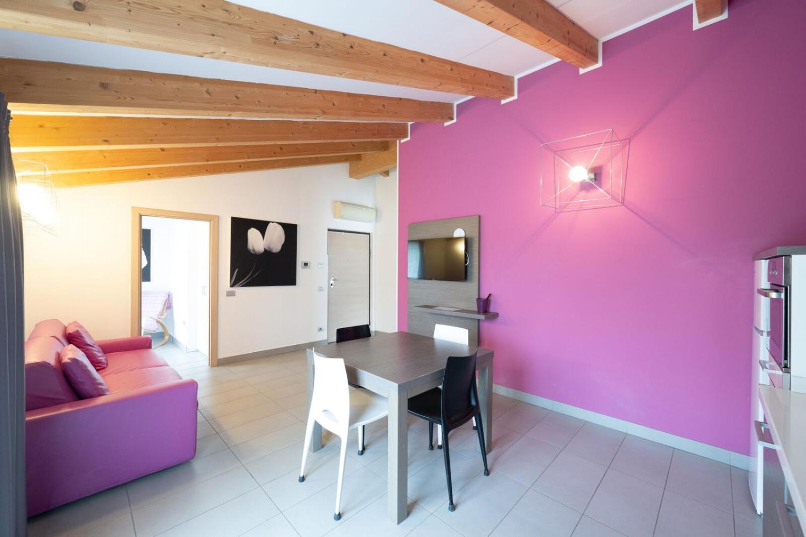 Residence Desiree Riva del Garda Bagian luar foto