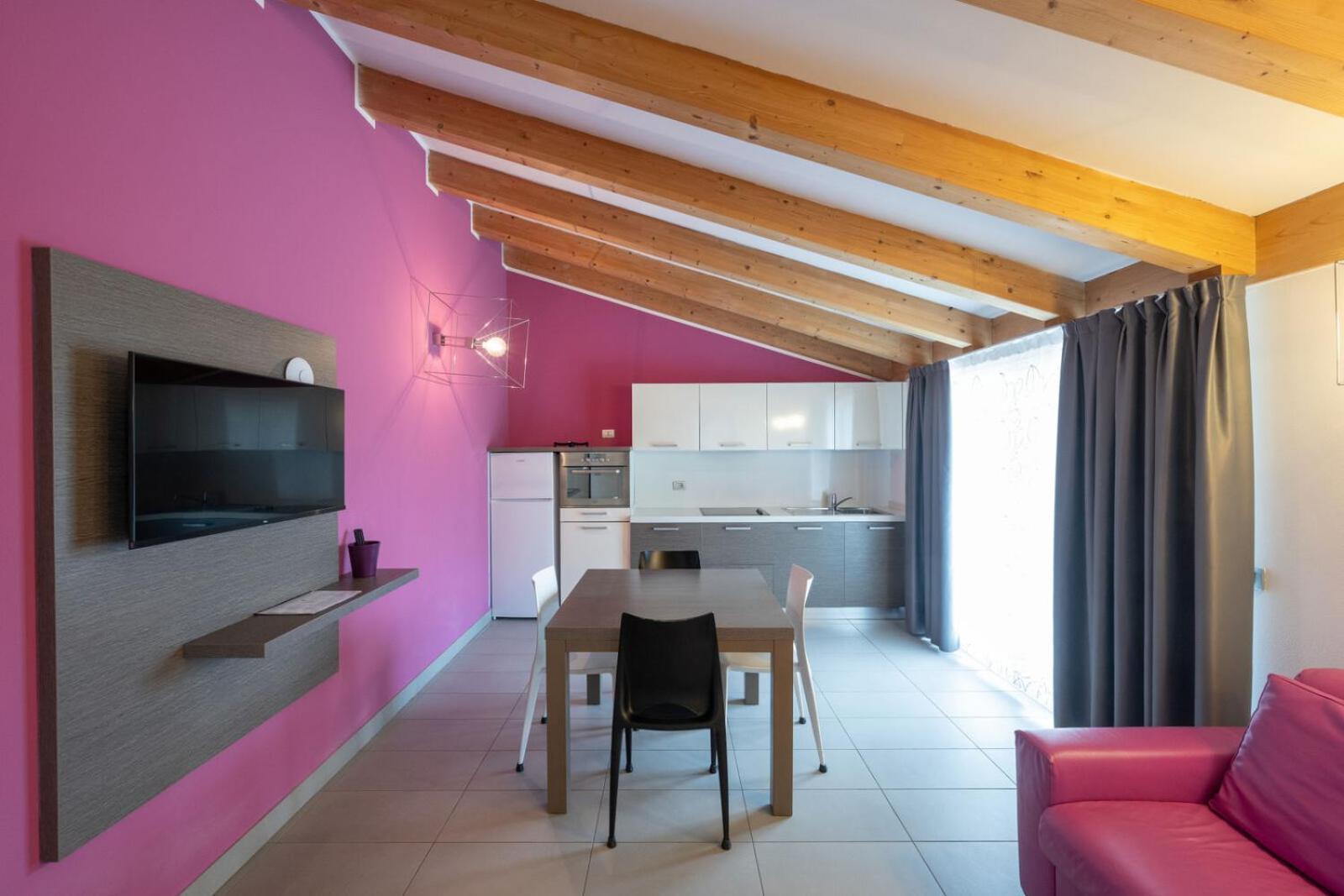 Residence Desiree Riva del Garda Bagian luar foto