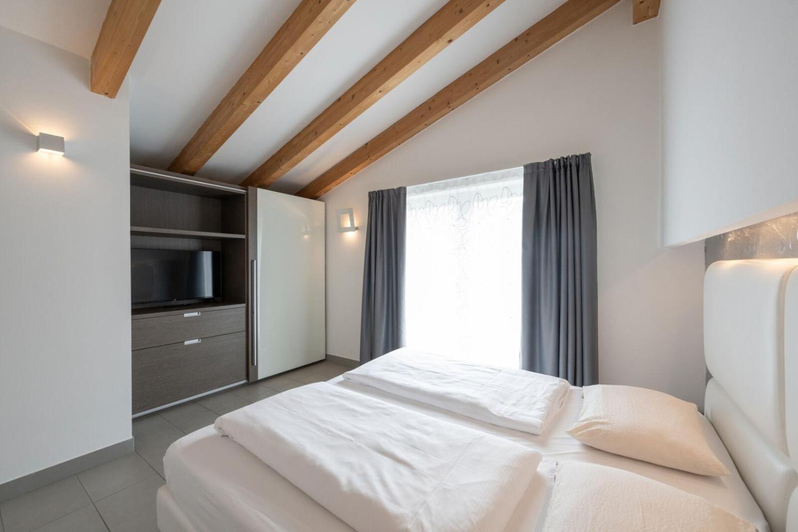 Residence Desiree Riva del Garda Bagian luar foto