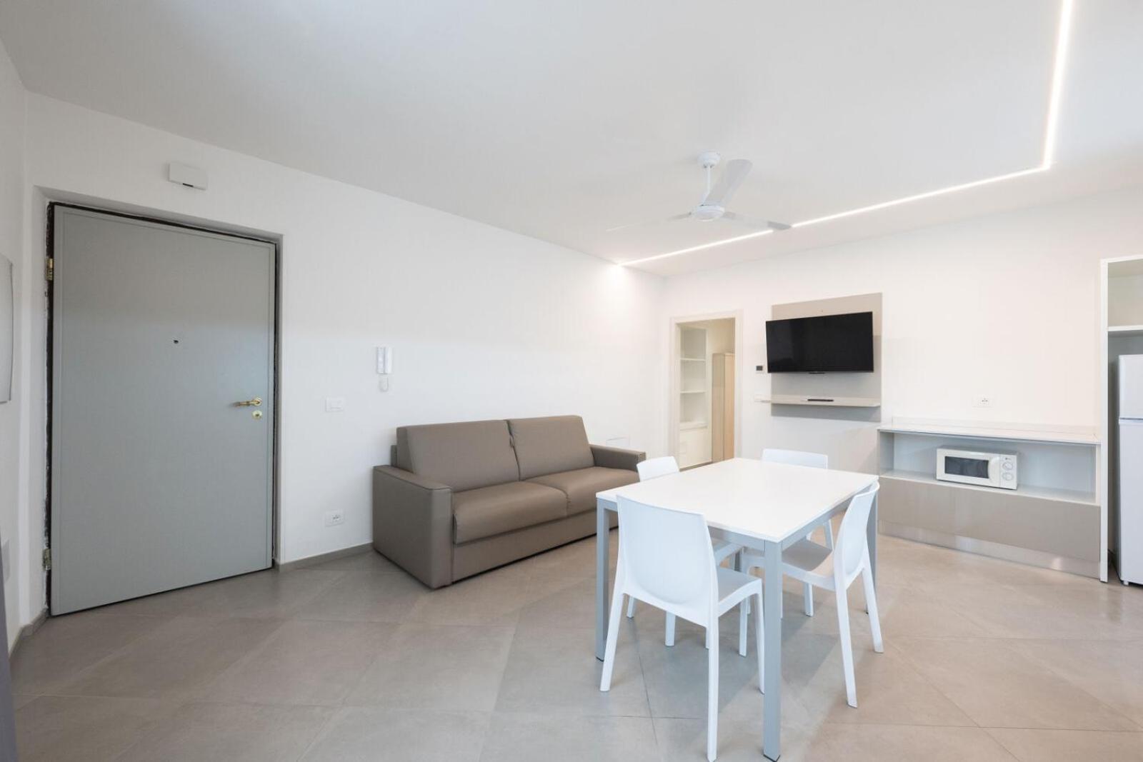 Residence Desiree Riva del Garda Bagian luar foto