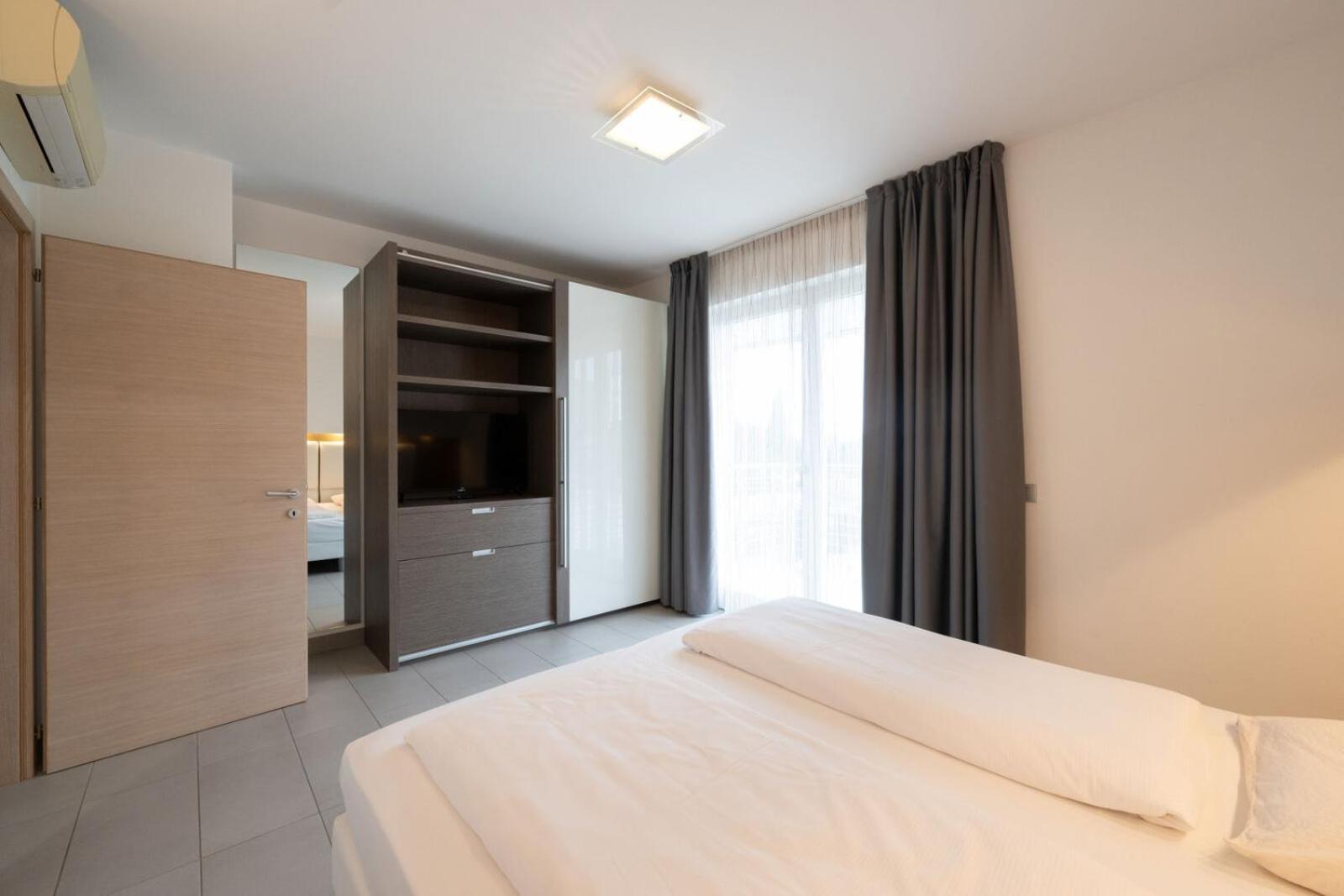 Residence Desiree Riva del Garda Bagian luar foto