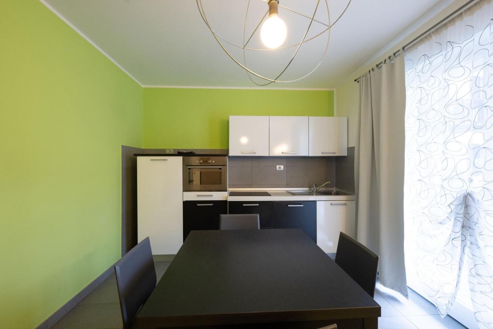 Residence Desiree Riva del Garda Bagian luar foto
