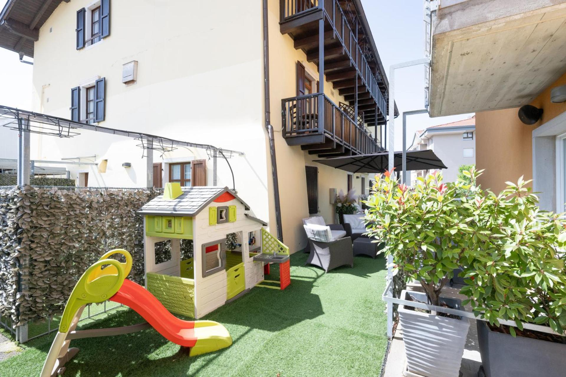 Residence Desiree Riva del Garda Bagian luar foto